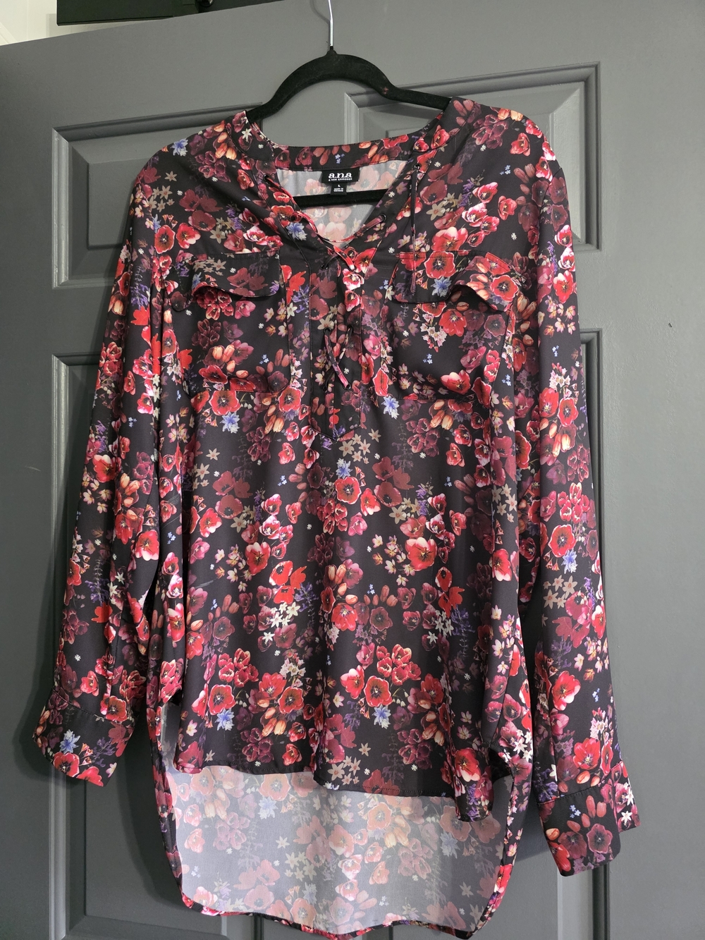 a.n.a Women's Dark Floral Long-Sleeve Button Tunic Blouse - Red & Pink